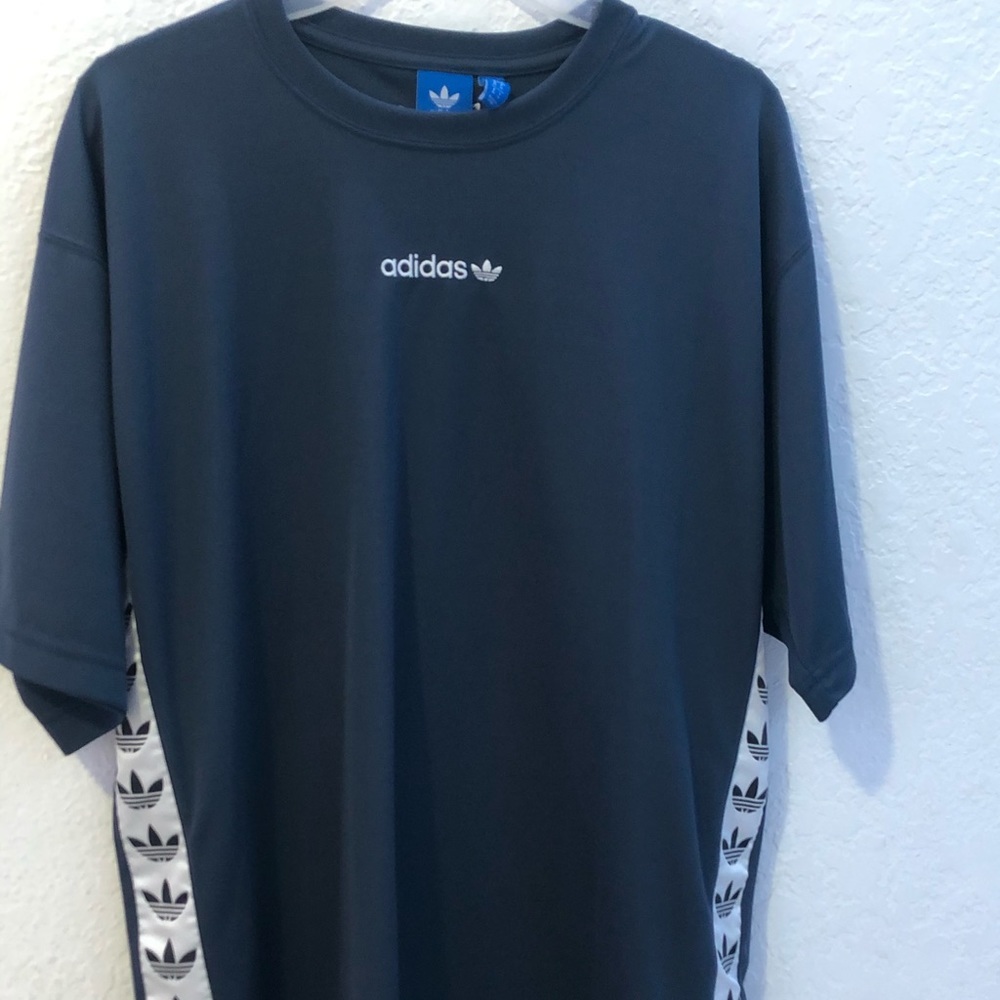 Men’s adidas shirt